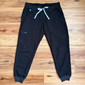 FIGS Women’s Black Zamora Petite Scrub Pants